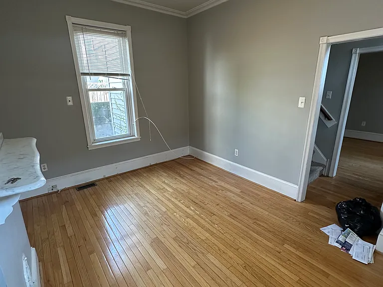 2205 Madison Sq — Photo 5