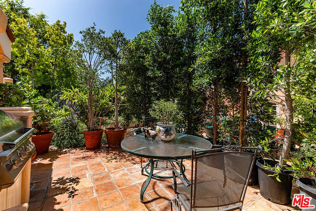 1 bed, 1.0 bath, $3,900 — Photo 2