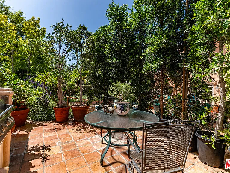 216 S Carmelina Ave #GUESTHOUSE — Photo 2