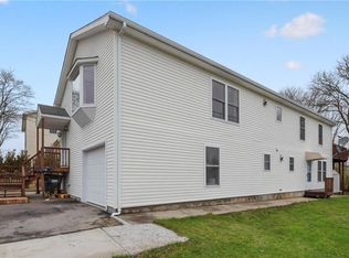 32 Longvue Ave, Westerly, RI 02891