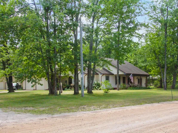 5956 Winona Ct, Gaylord, MI 49735
