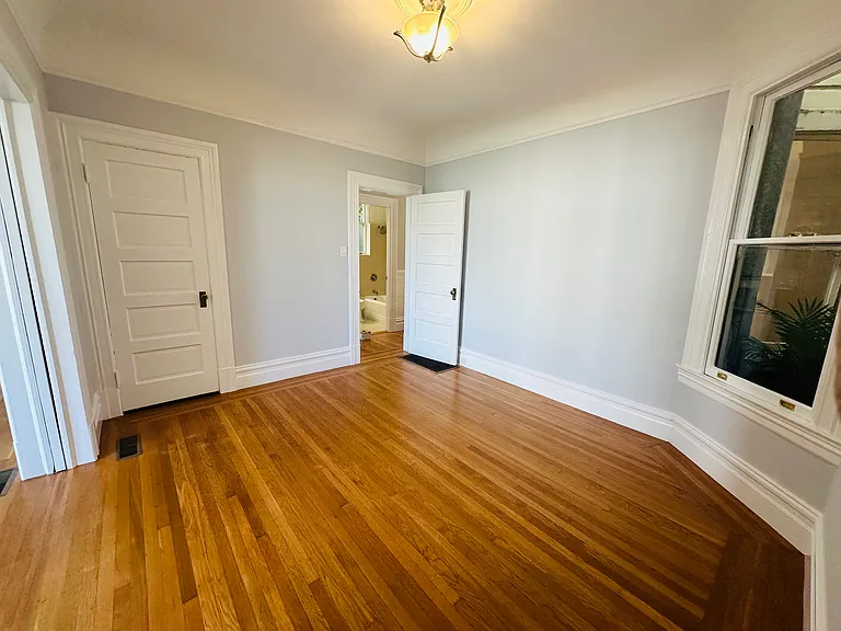 1259 Lombard St — Photo 8