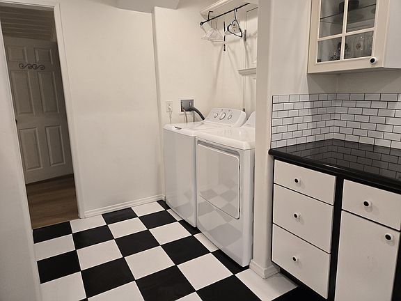 5th image of 141 N Lincoln St #B