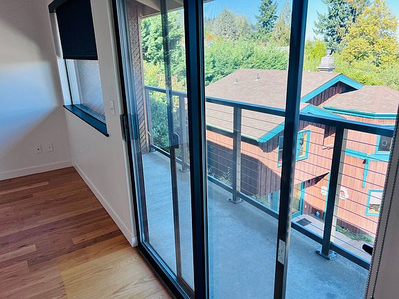 5th image of 1515 NW 28th Ave APT 6