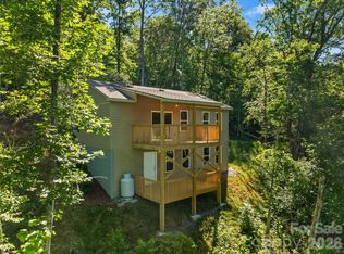 212 Brigsy Ln, Whittier, NC 28789