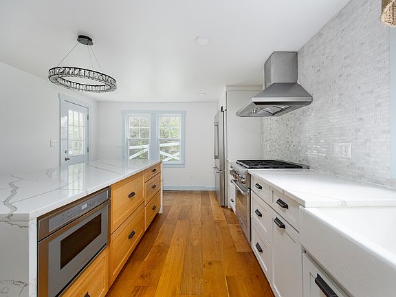 4th image of 5 Valley Farm Rd