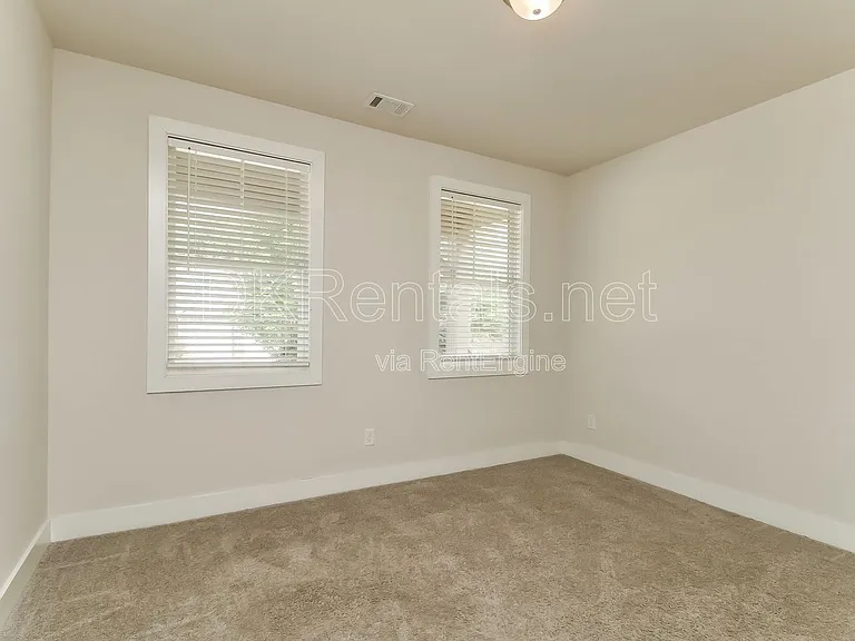 140 Stewart Glen Dr — Photo 14