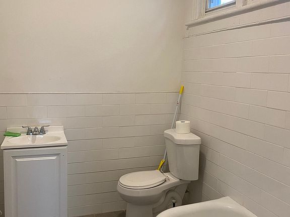 4th image of 263 Warburton Ave APT 2