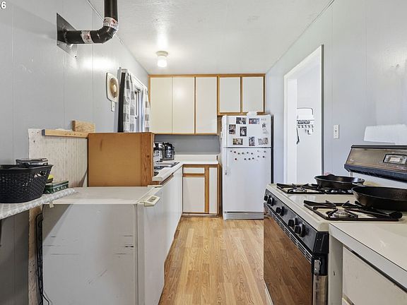 5th image of 551 24th Ave