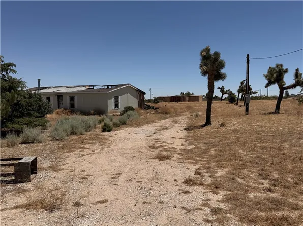 12225 Lager Rd, Phelan, CA 92371