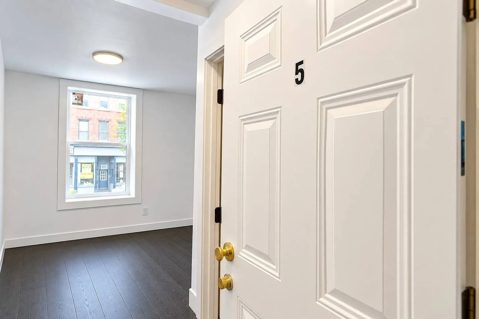 2 bed, 1.0 bath, $1,150 — Photo 2