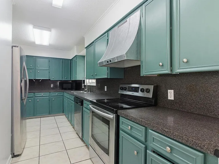 2014 N Iona Dr — Photo 6