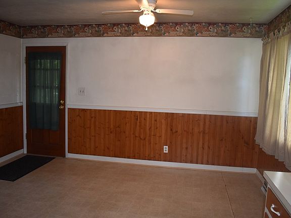 3rd image of 17 Orchard Dr