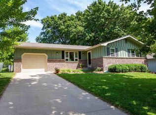 3216 Highland Cir, Manhattan, KS 66503