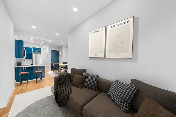 Rented by Vector New York, LLC | media 10