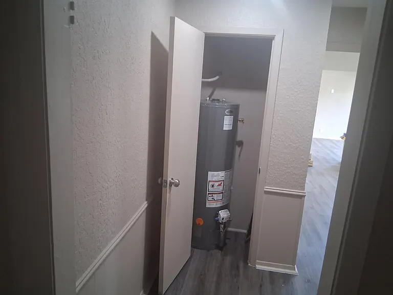 1402 Wood St — Photo 14
