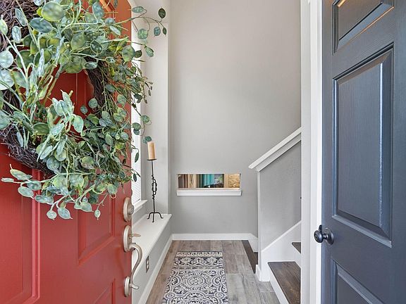 4th image of 51 Wineberry Pl