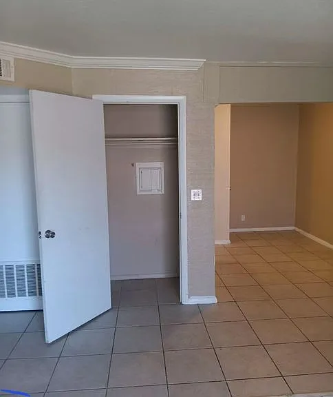 5948 E 33rd Ct — Photo 5