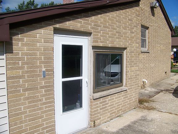 2nd image of 1507 Schultz Pl