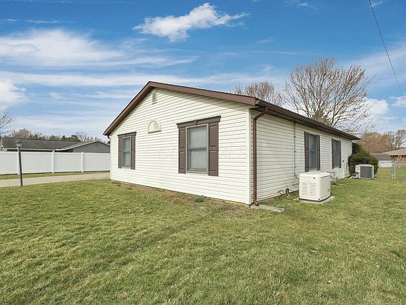 3rd image of 692 Earliglow Ct