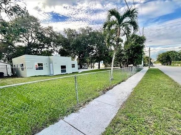 3rd image of 16860 NE 3rd Ct #16860
