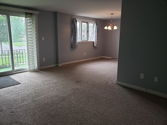 2nd image of 90 Old Lyme Dr APT 3