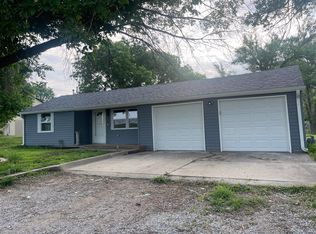 5544 NW Rochester Rd, Topeka, KS 66617