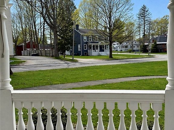 5th image of 104 Park Pl