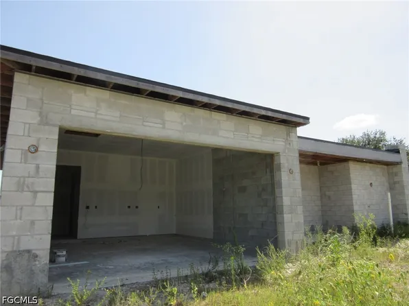 3731 13th St W, Lehigh Acres, FL 33971
