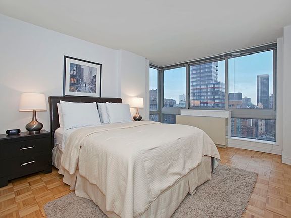 2nd image of 231-235 E 55th St #34A