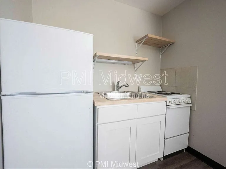 Glenstone Apartments — Photo 8