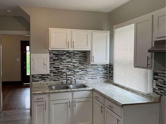 2nd image of 840 Hodapp Ave