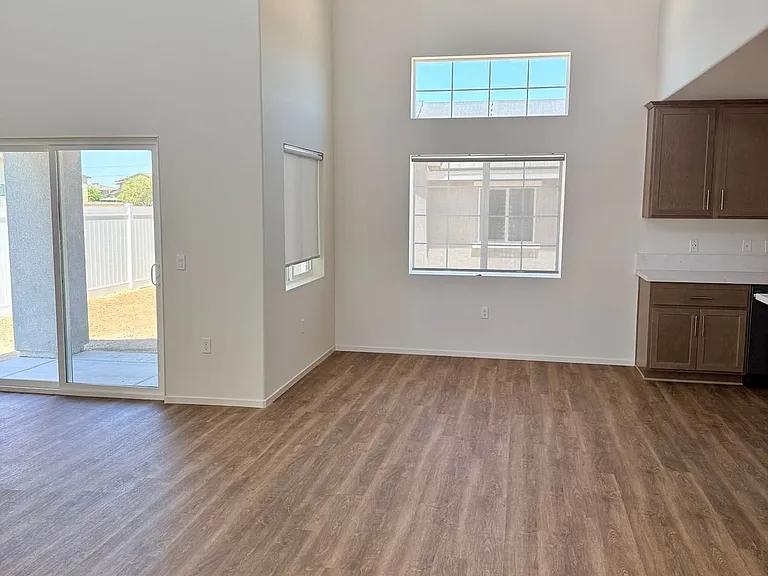 11712 Sebastian Rd — Photo 35