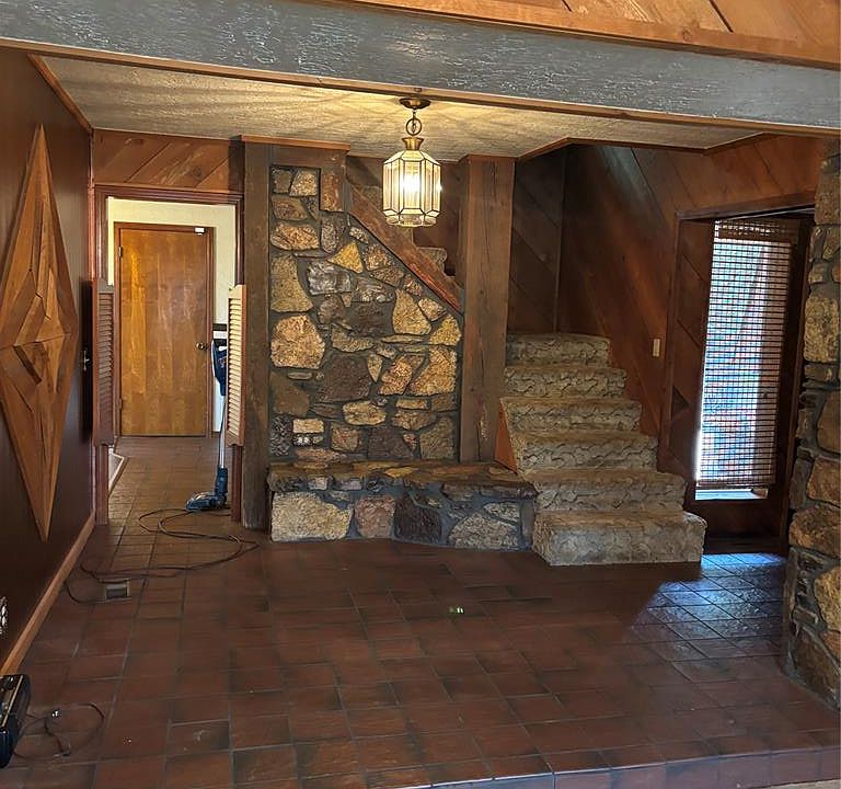 2nd image of 3112 Shady Lane Dr