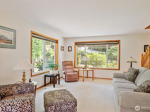 5th image of 2539 E Lynnwood Drive