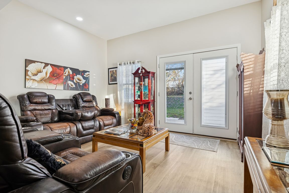 next background image