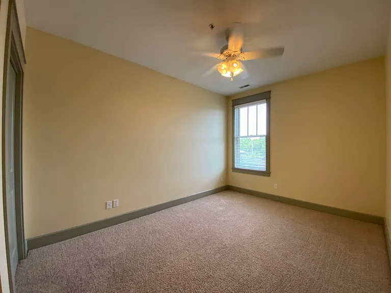 235 W Dodds St — Photo 31