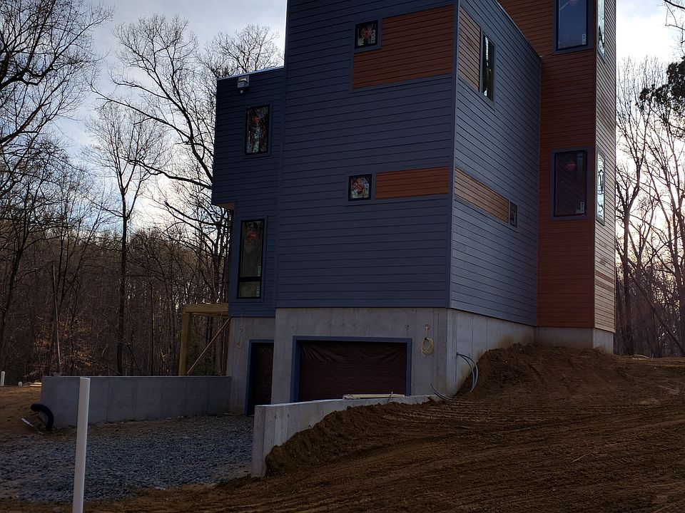 2nd image of 1501 Defense Hwy