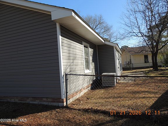 4th image of 228 Lakewood Dr