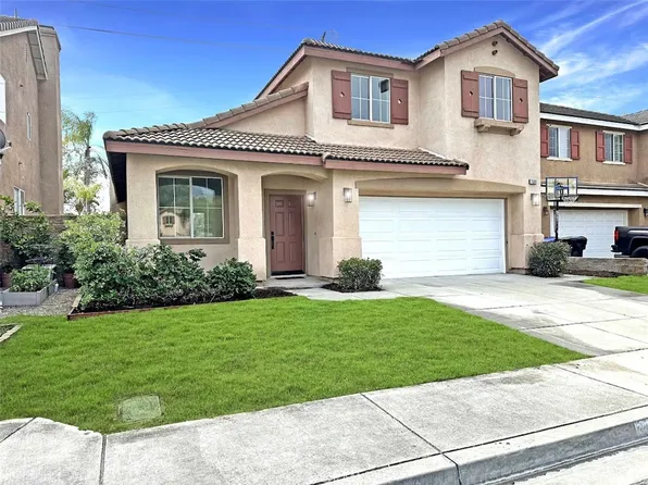 7581 Bear Creek Dr, Fontana, CA 92336