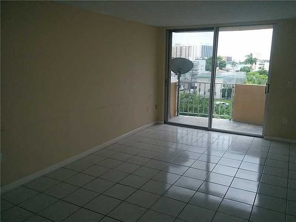 3rd image of 1990 Marseille Dr APT 404