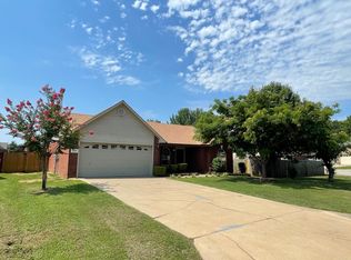 308 Chateau Dr, Fort Smith, AR 72908