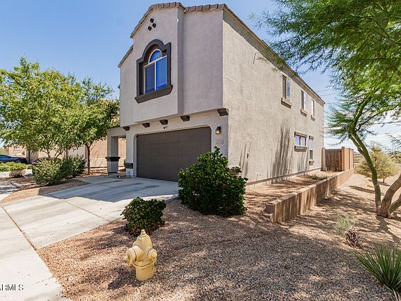 3rd image of 23975 N MIRAGE Avenue
