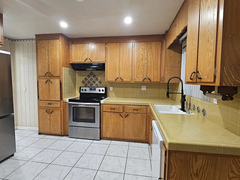 7722 Woodside Dr — Photo 12