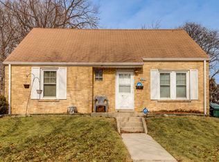2210 W Crescent Ave, Waukegan, IL 60085