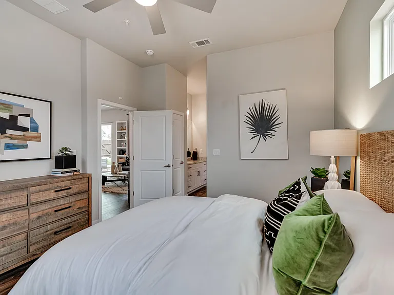 VLux Stoneridge — Photo 63