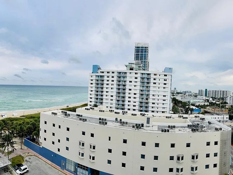 7135 Collins Ave #1024 — Photo 12