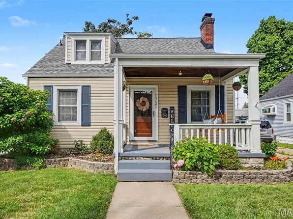 1721 W Adams St, Saint Charles, MO 63301