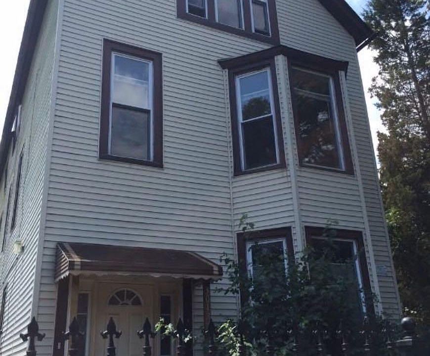 1st image of 3017 W Lyndale St #1