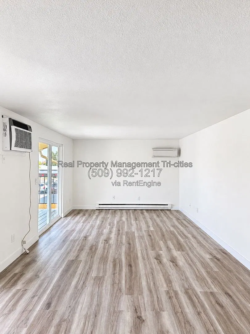 3 bed, 1.5 bath, 1100 sqft, $1,350 — Photo 4